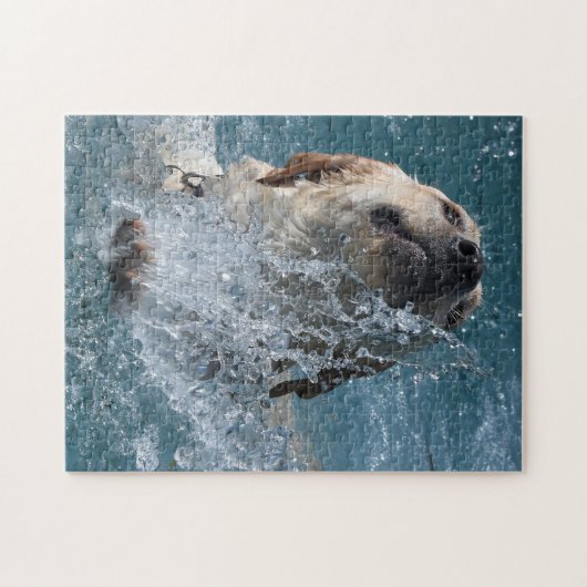 Gelbes schwimmendes Labrador retriever Puzzle (Horizontal)