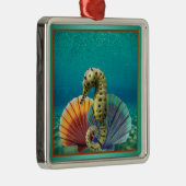 Gelbes Seepferd und Scallop Muscheln Silbernes Ornament (Rechts)