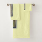 Gelbes Set für Handtuchhalter über dem Badezimmer (Insitu)