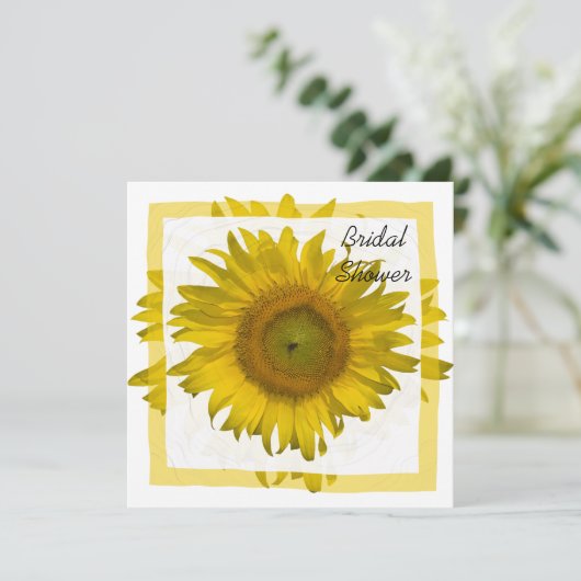Gelbes SonnenblumenBrautparty Einladung (Stehend Vorderseite)