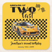 Gelbes Sportwagen bis zum 2. Geburtstag