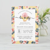 Gelbes Teakup Party Bridal Dusche Einladung (Stehend Vorderseite)