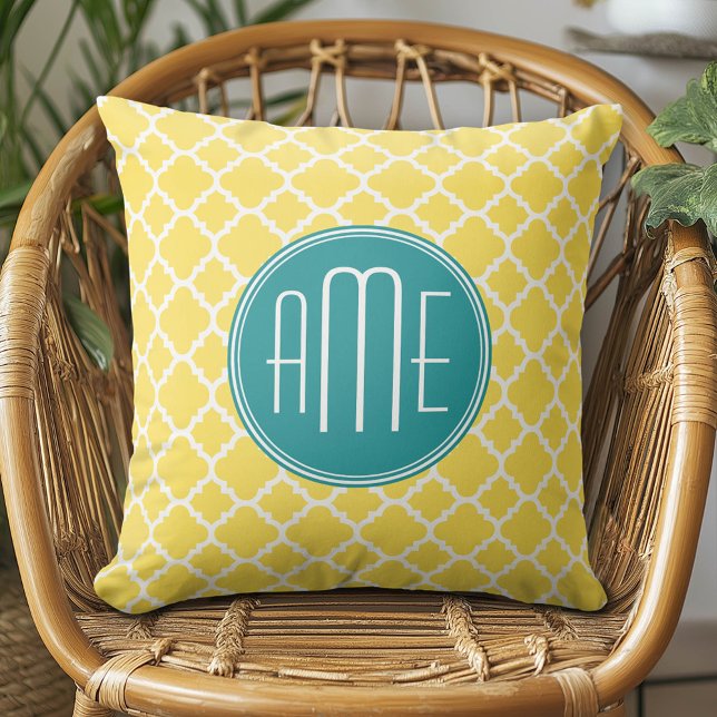 Gelbes und Aquamarines Quatrefolienmuster Benutzer Kissen (Custom Monogram Pillow)