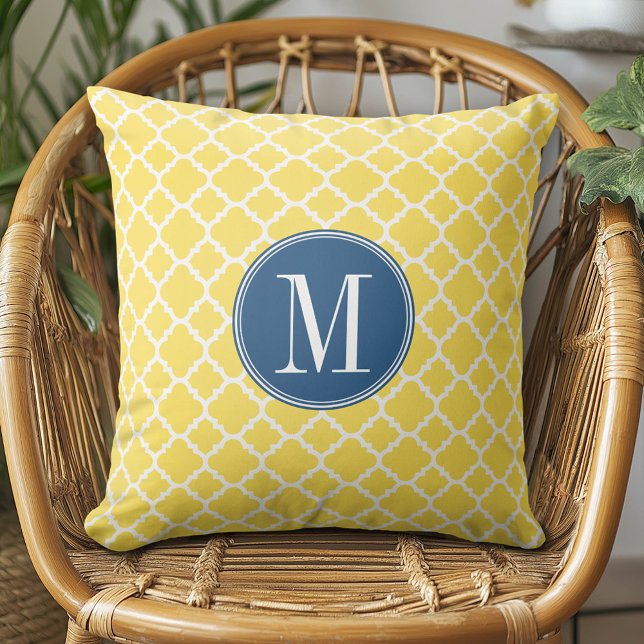 Gelbes und Navy-Quatrefolienmuster Custom Monogram Kissen (Custom Monogram Pillow)