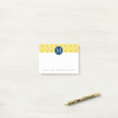 Gelbes und Navy-Quatrefolienmuster Custom Monogram Post-it Klebezettel (Auf Schreibtisch)