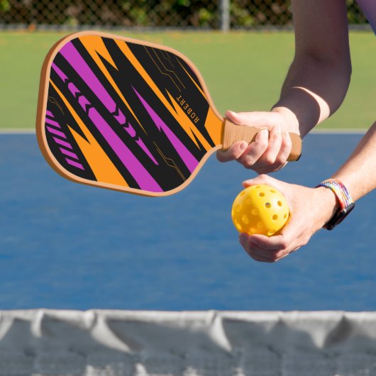 Gelbes und schwarzes Monogramm Lila Sportrahmen Pickleball Schläger (InSitu)