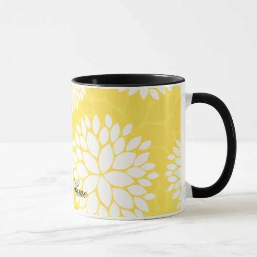 Gelbes weißes Blumenmonogramm-Muster Tasse (Rechts)