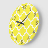 Gelbes weißes marokkanisches Quatrefolienmuster #5 Große Wanduhr (Winkel)