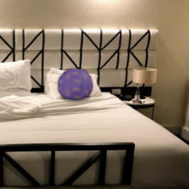 Gelbgrüne Blätter Muster Lavendel Rundkissen Rundes Kissen