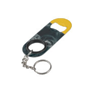 Gelbhund Mini Flaschenöffner (Rückseite Schrägansicht)