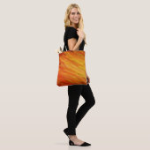 Gelborange Abstrakte Kunstmalerei Tasche (Am Model)