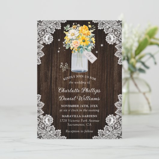 Gelbpfirsichblütenholz-Spitzen Rustikale Hochzeit Einladung (Stehend Vorderseite)