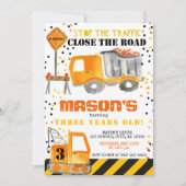 Gelbschwarzer Baubereich Dump Truck Party Einladung (Vorderseite)