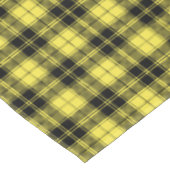 Gelbschwarzer Tartan Kariertes Muster rustikal Tischdecke (Schrägansicht)
