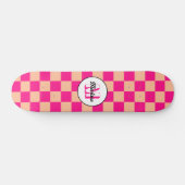 Gelegen in pfirsichfarbenem, rosa, geometrischem R Skateboard (Horizontal)