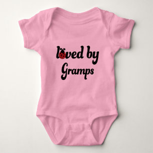 Geliebt durch Gramps Geschenk Baby Strampler