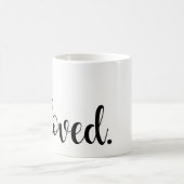 Geliebt. Moderne moderne Schriftzeichen-Typografie Verwandlungstasse (Mittel)