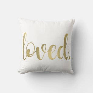 Geliebt. Moderne trendige Skript-Typografie Typ Go Kissen