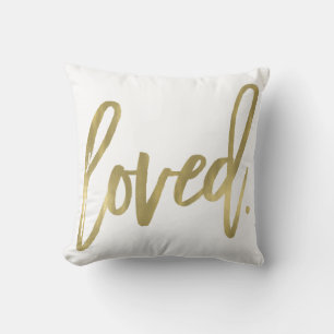 Geliebt. Moderne trendige Skript-Typografie Typ Go Kissen