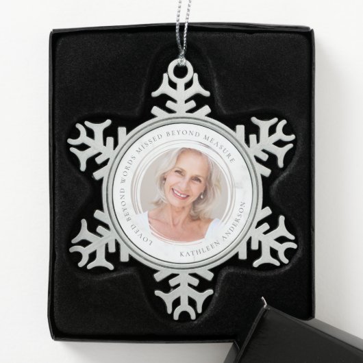 Geliebte jenseits von Worten fehlte jenseits von F Schneeflocken Zinn-Ornament (Box)