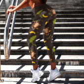 Geliebter brauner Affe und Banane Capri Leggings