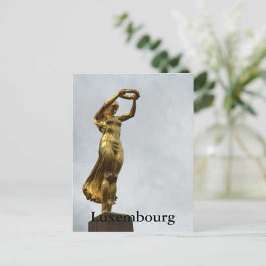 Gëlle Fra Postkarte (Stehend Vorderseite)