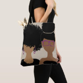 Gelockte Tasche der Schwester-{Abgabe} (Von Nahem)