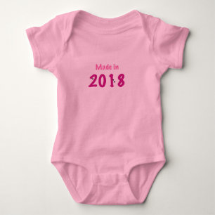 Gemachtes im Jahre 2018 Baby onsie Rosa Strampler