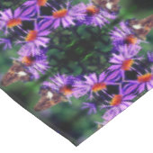 Gemäldete Lady Butterfly auf Aster-Blume Abstrakt Tischdecke (Schrägansicht)