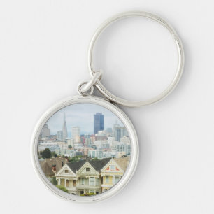 Gemalte Damen, viktorianische Häuser und Skyline Schlüsselanhänger