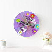 Gemalte Gänseblümchen und Tauben-Wanduhr Große Wanduhr (Zuhause)
