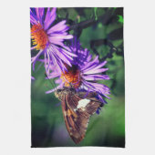 Gemalte Lady Butterfly auf Wild Aster Blume Geschirrtuch (Vertikal)