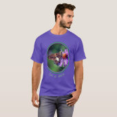 Gemalte Lady Butterfly auf Wild Aster Blume T-Shirt (Vorne ganz)