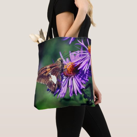 Gemalte Lady Butterfly auf Wild Aster Blume Tasche (Von Nahem)