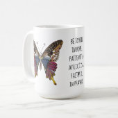 Gemalter Schmetterling mit Vers von Römern 12:12 Kaffeetasse (Vorderseite Links)