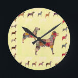 Gemaltes HUNDgeschenk-Haustier SCHERZT Runde Wanduhr<br><div class="desc">Geburtstag,  Jahrestag,  Verlobung,  Weihnachten,  Mamma,  Vati,  Sohn,  Ehefrau,  Freundin,  Abschluss,  
 ,  wedding,  Feiertage,  Feiern,  Bruder,  Schwester,  Freund, </div>