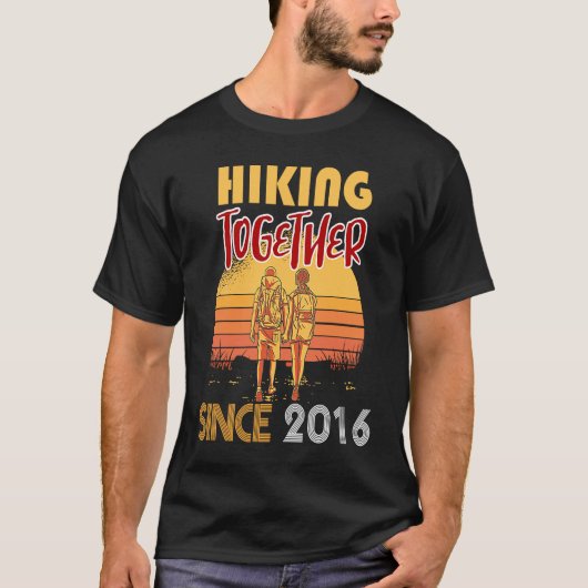 Gemeinsam wandern seit 2016 T-Shirt (Vorderseite)