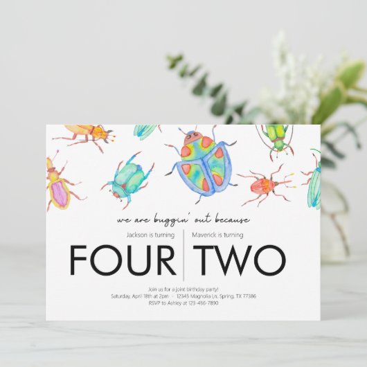 Gemeinsame Geburtstagsparty - Fehlerthema Einladung (Stehend Vorderseite)