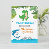 Gemeinsamer Geburtstag von Hai und Dinosauriern  Einladung (Stehend Vorderseite)