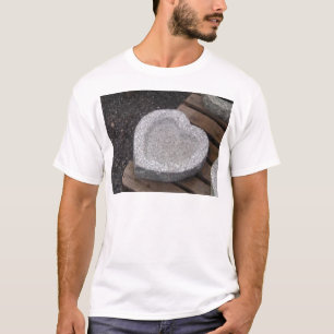 gemeißelter Herz shap Schüsselgranit gry T-Shirt