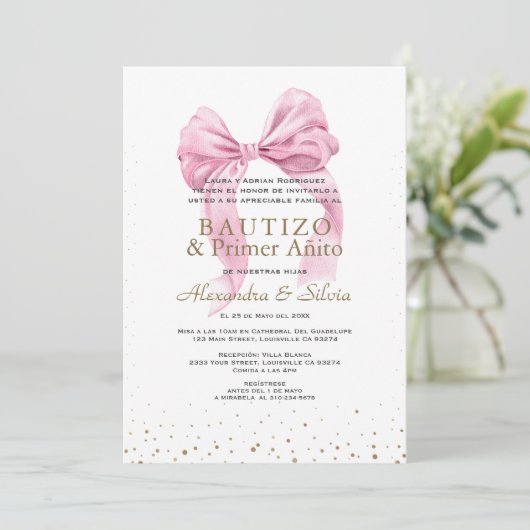 Gemelas Hijas Lazo Rosa Primer Añito Bautizo Einladung (Stehend Vorderseite)