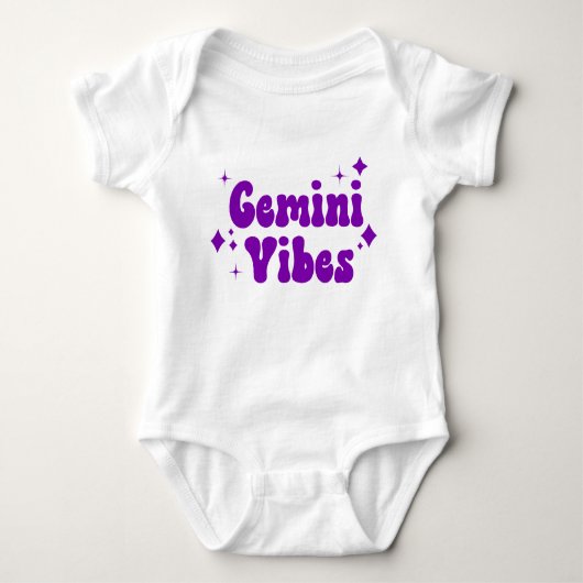 Gemini Vibes Zodiac Astrologie Lila Stars Baby Strampler (Vorderseite)