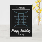 Gemini Zodiac Fun Zitat in Schwarz & Weiß Geburtst Karte (Gelbe Blume)