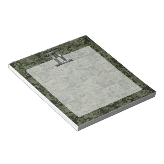 Gemini Zodiac Sign auf Green Digital Camouflage Notizblock (angewinkelt)