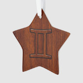Gemini Zodiac Sign auf Mahogany Wood Style Ornament (Vorderseite)