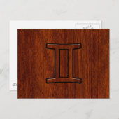 Gemini Zodiac Sign auf Mahogany Wood Style Postkarte (Vorne/Hinten)
