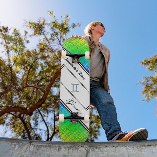 Gemini Zodiac Symbol Element von Kenneth Yoncich Skateboard (Außenbereich 1)