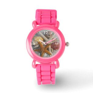 Gemischte Muscheln und Starfish am weißen Sandstr Armbanduhr