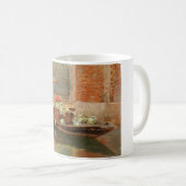 Gemüsehändler in Venedig (von Vincenzo Caprile) Kaffeetasse (VorderseiteRechts)