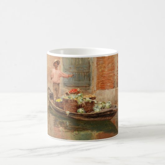 Gemüsehändler in Venedig (von Vincenzo Caprile) Kaffeetasse (Mittel)